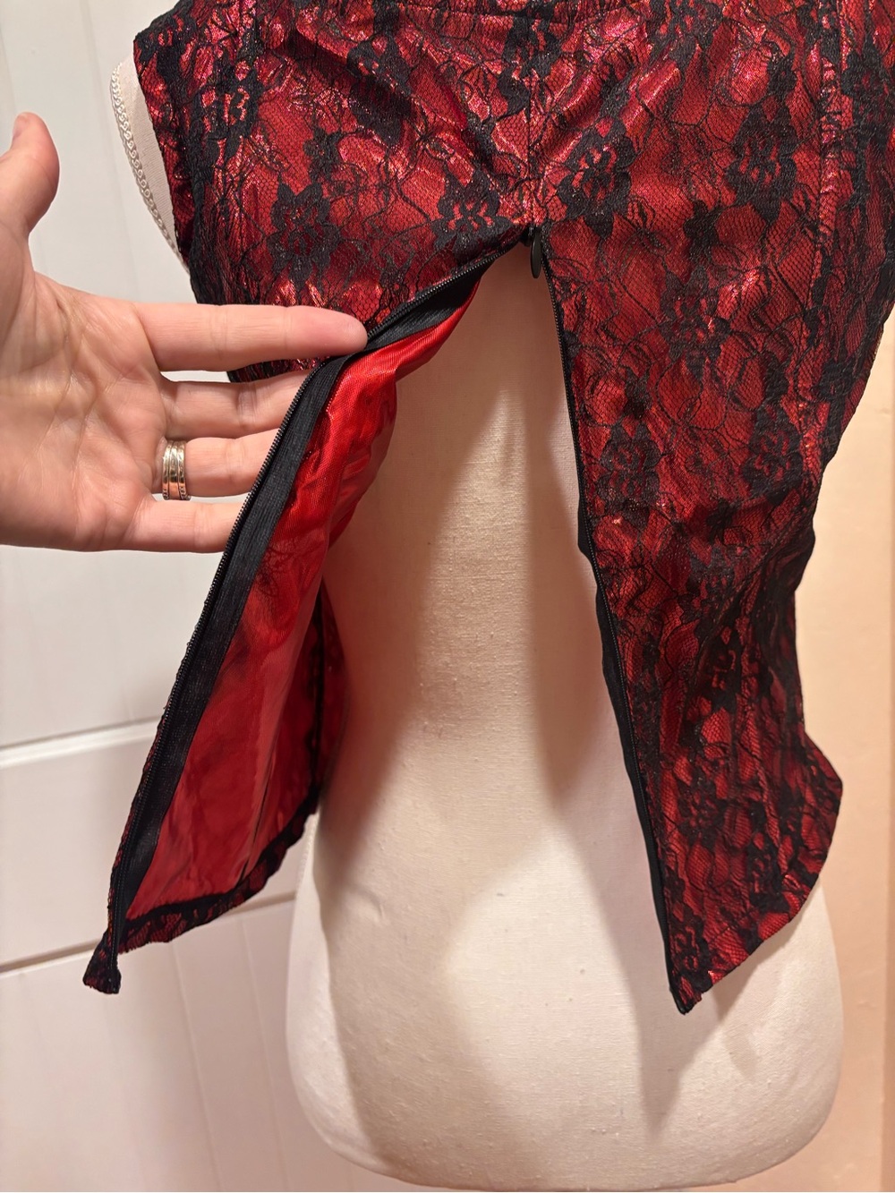 “Can Can Girl” Costume Women’s L Red Black Saloon Burlesque Western NIP - Picture 5 of 10